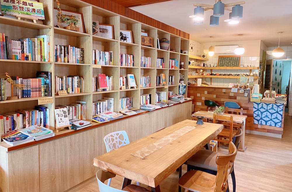 [新北] 被大自然包圍的秘密書店：翫雙溪書苑，古道旁的文青基地