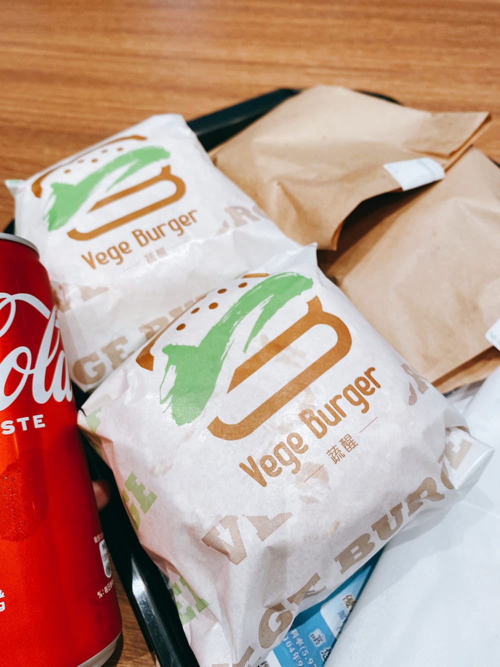 [台北] 蔬醒 Vege Burger｜植物肉漢堡也能這麼有靈魂！南港LaLaport 美食