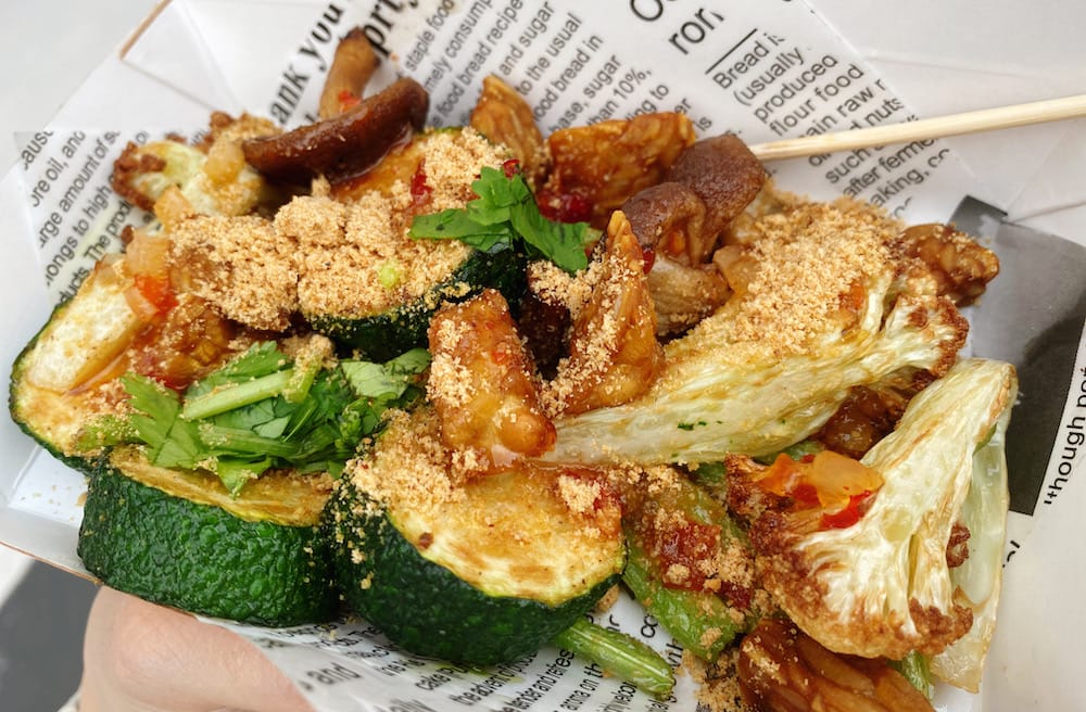 這台行動餐車太香了！給V趴趴走 x 給V漢堡｜無肉蔬食，南洋風味料理