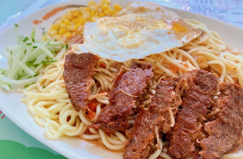 [新北] 綠元素蔬食早午餐｜素神戶牛排鐵板麵，吃飽逛鶯歌老街，星巴克特色門市