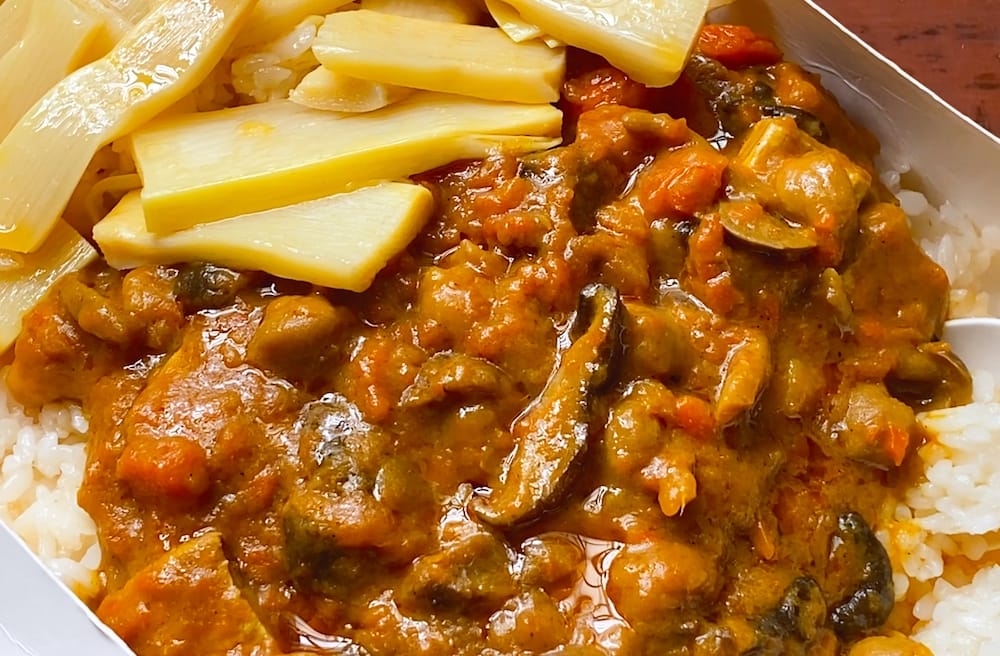 開箱｜國軍野戰加熱式餐盒 – 印度蔬食咖哩 (全素)