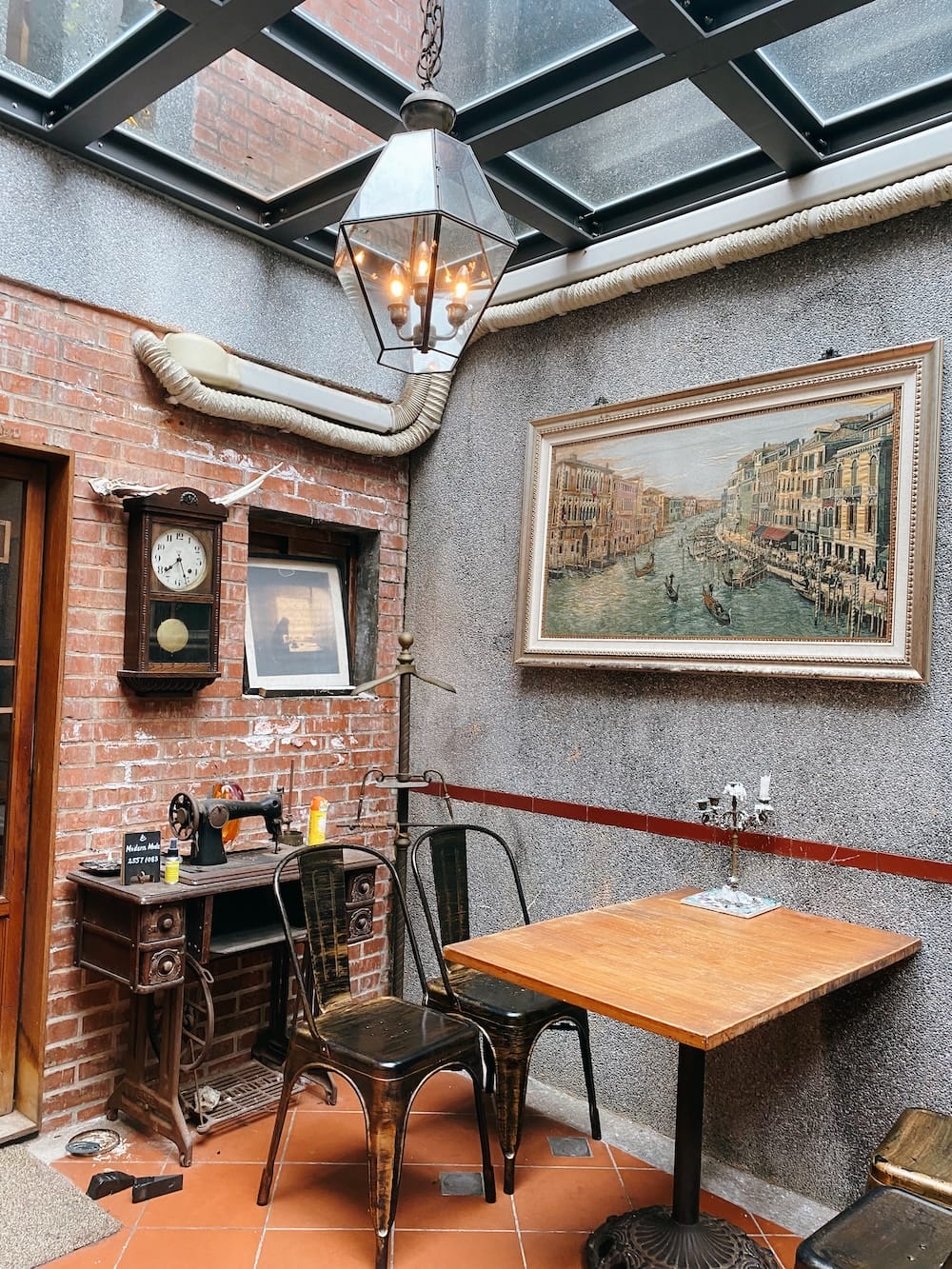 [台北] 雨天的大稻埕，在 Modern Mode 獨享一段復古的閱讀時光