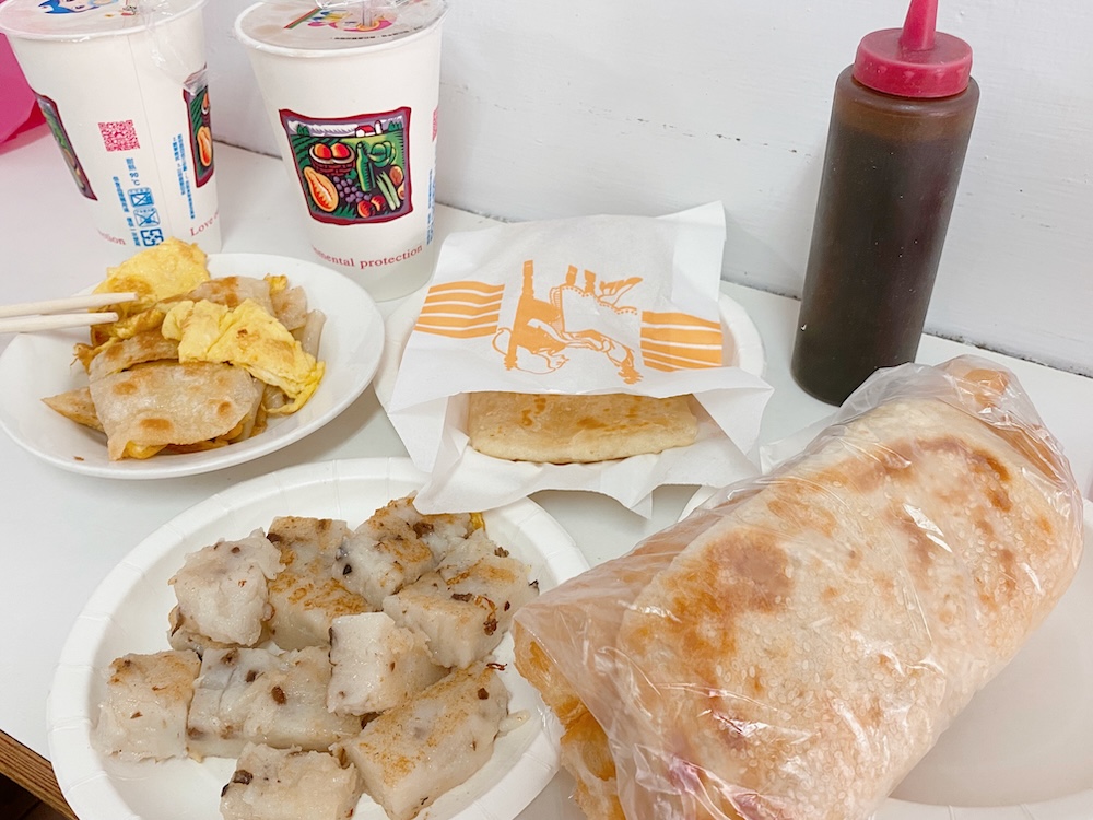 [台北] 充滿人情味的古早味素食早餐｜北投三合街｜捷運奇岩站