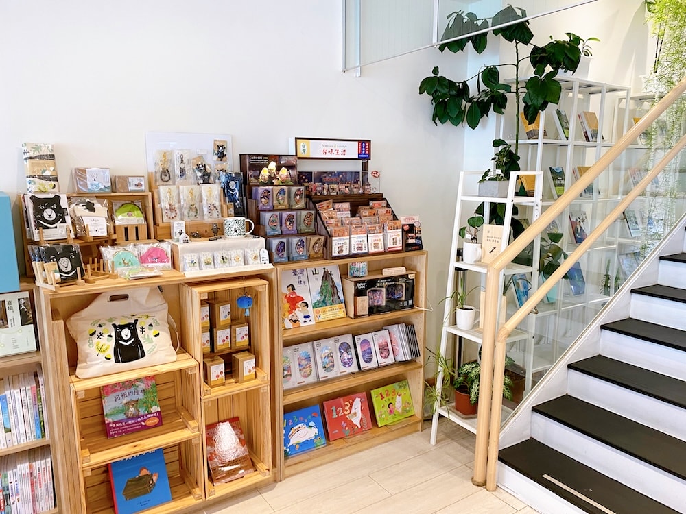 [台北] Reeds Coffee & Bakery｜咖啡與書香間，一個寧靜的午後