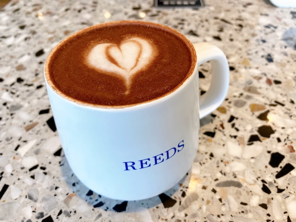 [台北] Reeds Coffee & Bakery｜咖啡與書香間，一個寧靜的午後