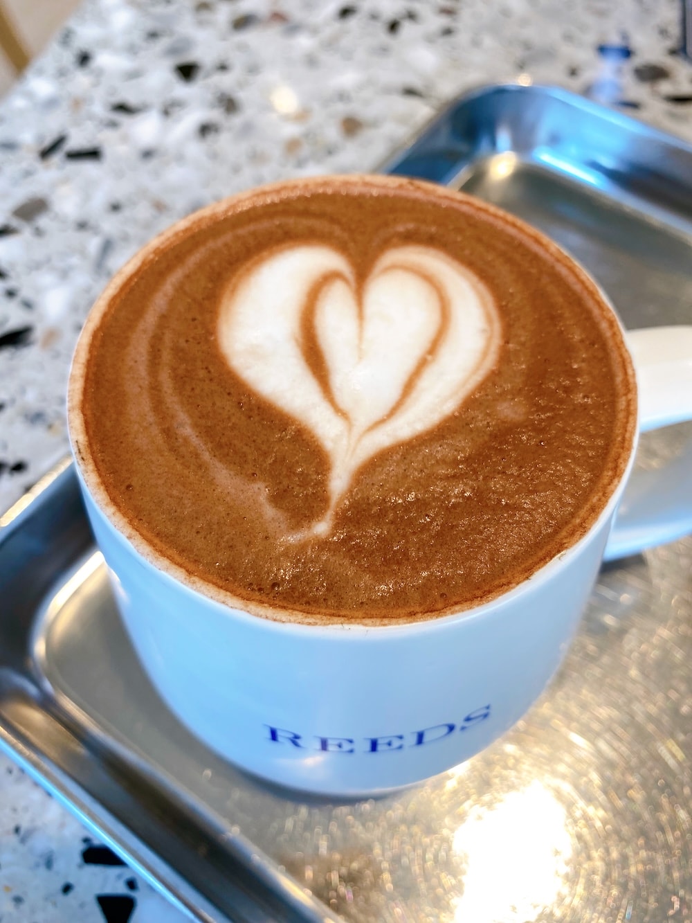 [台北] Reeds Coffee & Bakery｜咖啡與書香間，一個寧靜的午後